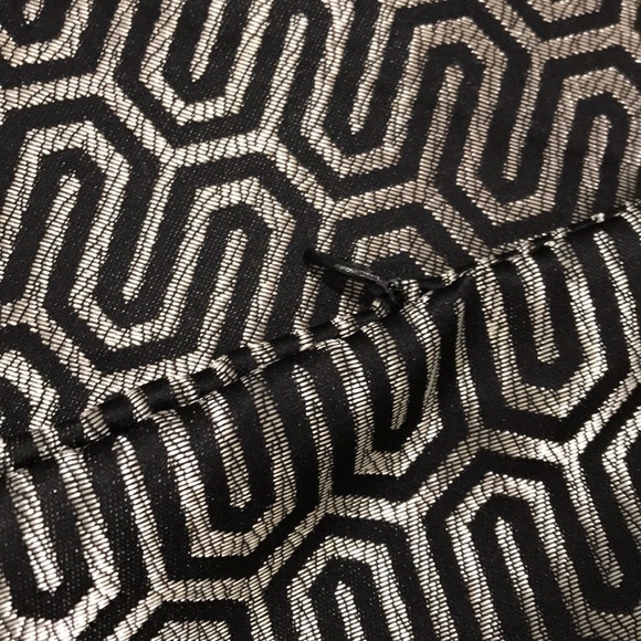 Set of two 24x24 pillow covers - Picture 2 of 2